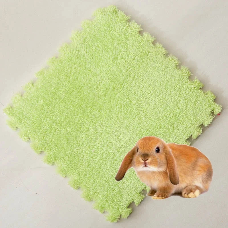 Absorbent Waterproof Anti Slip Cage Liners for Rabbits and Guinea Pigs