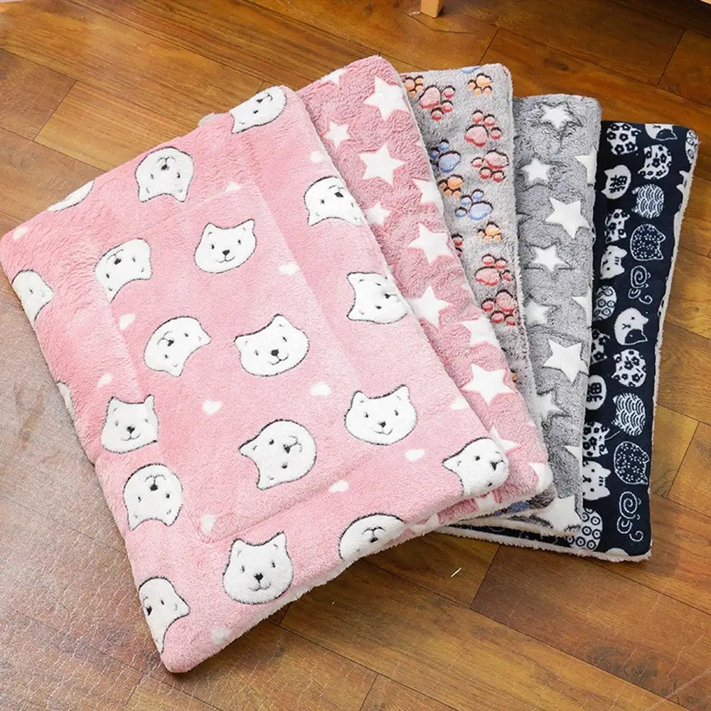 Pink plush pet bed with white cat faces and hearts made of soft thickened fleece for warm dog cat sofa cushion